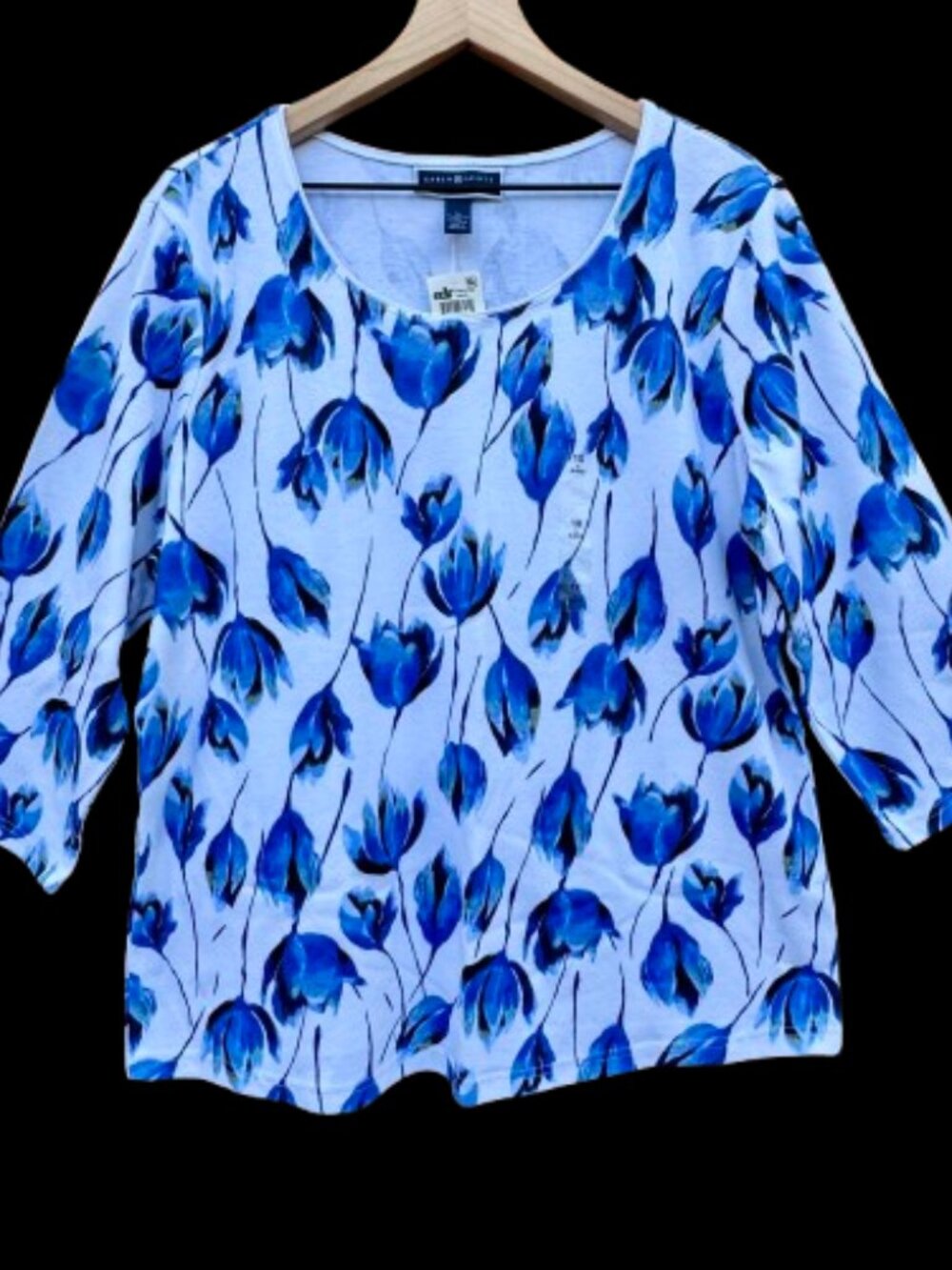 Karen Scott Top Size 1X White Blue Painterly Floral Print Coastal Grandmother